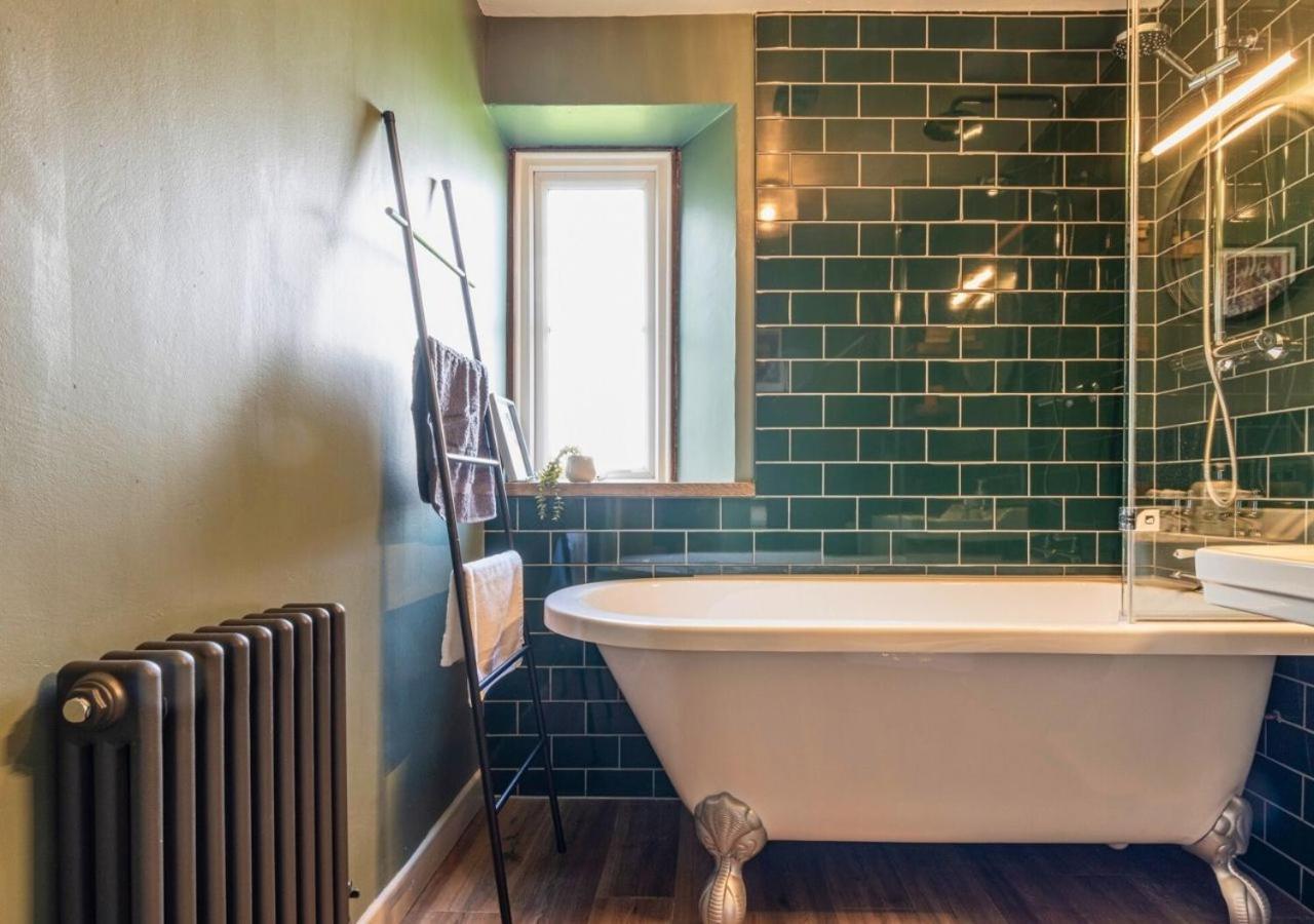 Gorgeous Rural 4 Bed Farm - With Hot Tub! * Norton St Philip