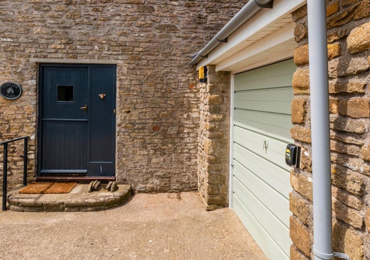 Gorgeous Rural 4 Bed Farm - With Hot Tub! *