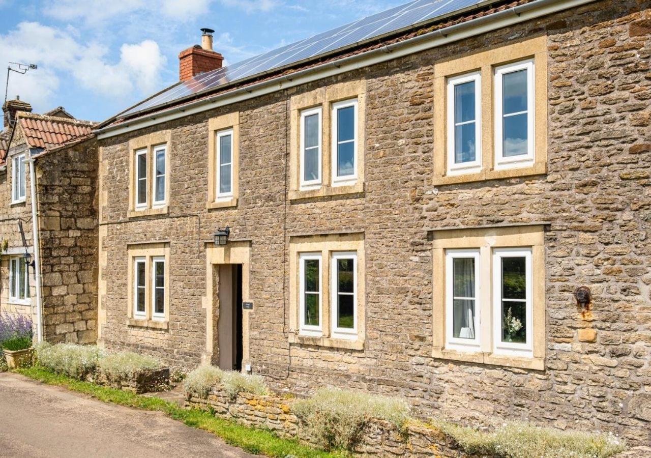 Gorgeous Rural 4 Bed Farm - With Hot Tub! Holiday home Norton St Philip