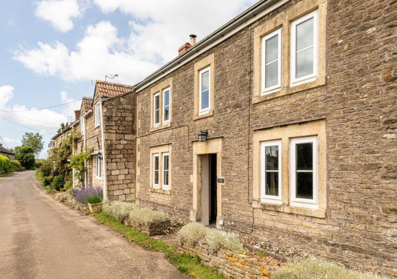 Gorgeous Rural 4 Bed Farm - With Hot Tub! Holiday home Norton St Philip